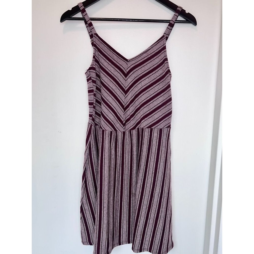UNIVERSAL THREAD CASUAL DRESS SIZE SMALL